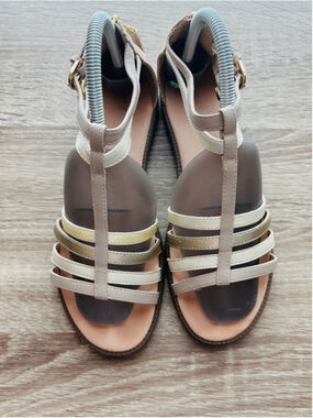 Geox Karly Flat Gladiator Style Leather Sandals Size 37 Beige Comfort Casual